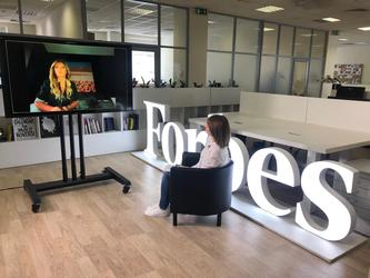 Стелла Кесаева показала сокровища своего загородного дома Forbes Life